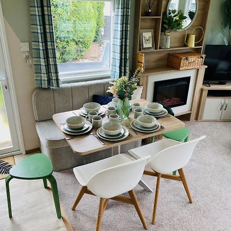 The Sanctuary Holiday Home - Escape The Ordinary Knaresborough Buitenkant foto