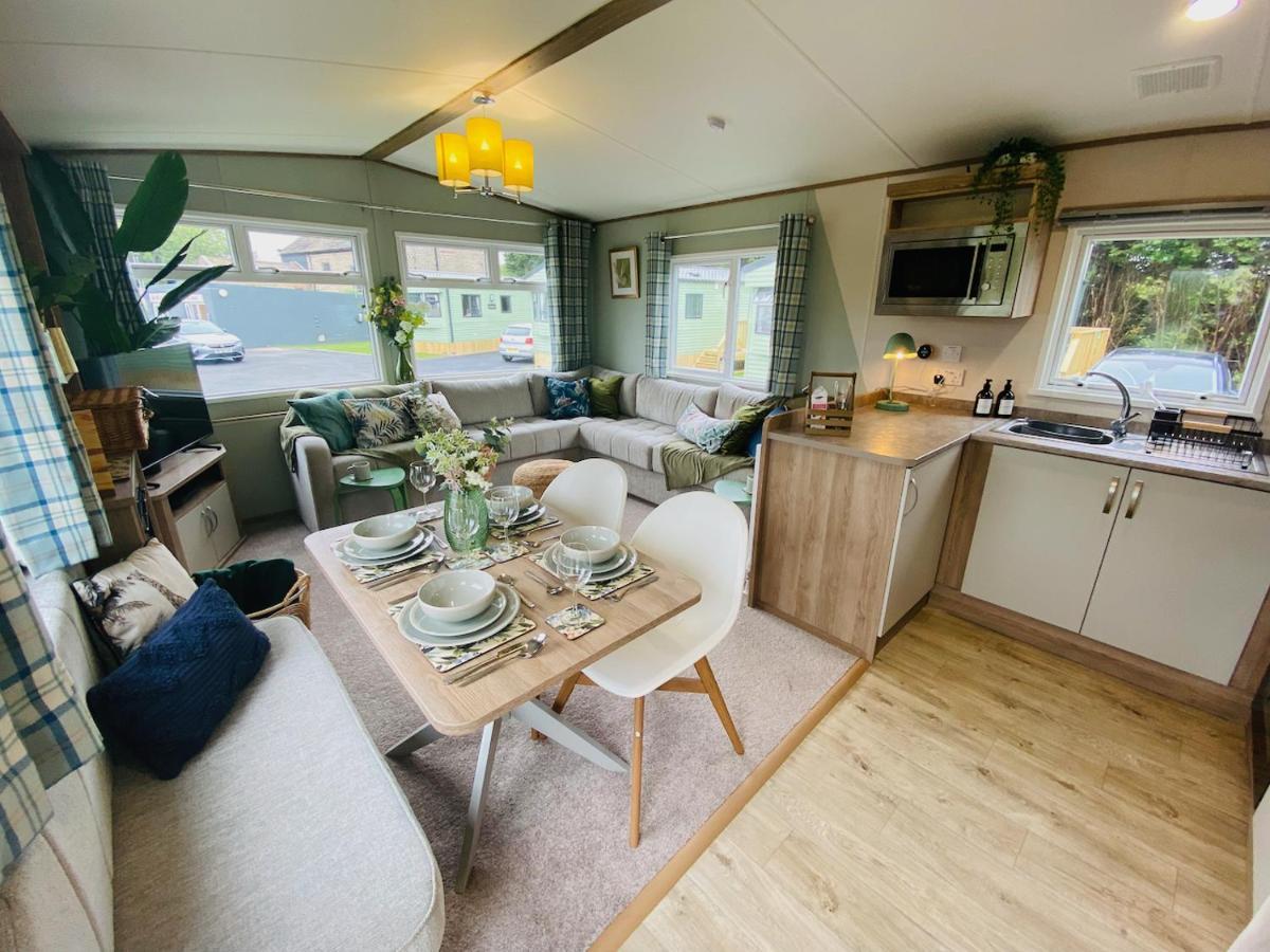 The Sanctuary Holiday Home - Escape The Ordinary Knaresborough Buitenkant foto