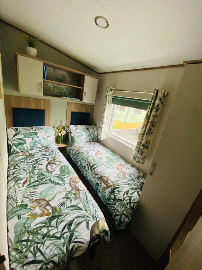 The Sanctuary Holiday Home - Escape The Ordinary Knaresborough Buitenkant foto